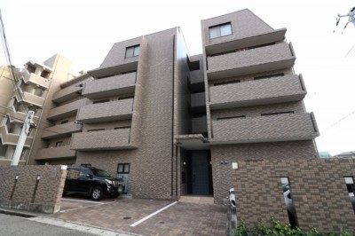 石屋川左岸の上品な雰囲気の中で暮らす。